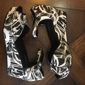 Tom’s Black/White/Gray Wedges Size 7.5